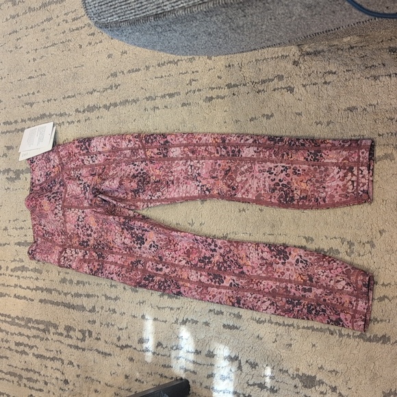 NWT Athleta Ultimate Stash High Rise 7/8 Tight - Picture 6 of 9